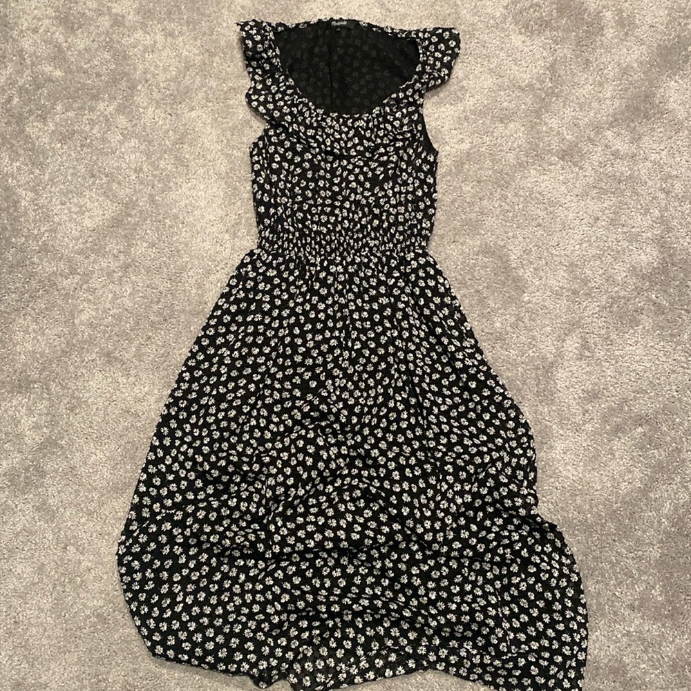 Madewell Ruffle-Neck Smocked Dress in Woodcut Flowers
